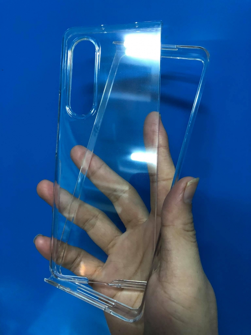 Ốp Lưng Samsung Galaxy Z Fold 3 Nhựa Cứng Trong Suốt Cao Cấp Giá Rẻ phủ nano chống xước, chất liệu cứng cáp, không ố vàng hay xỉn màu khi sử dụng.
